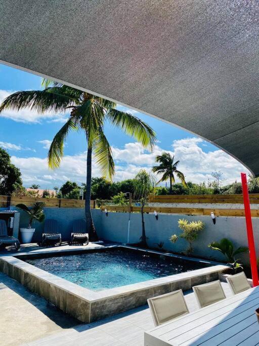 Villa Bois De Couleur Piscine Et Toit Terrasse 圣皮埃尔 外观 照片